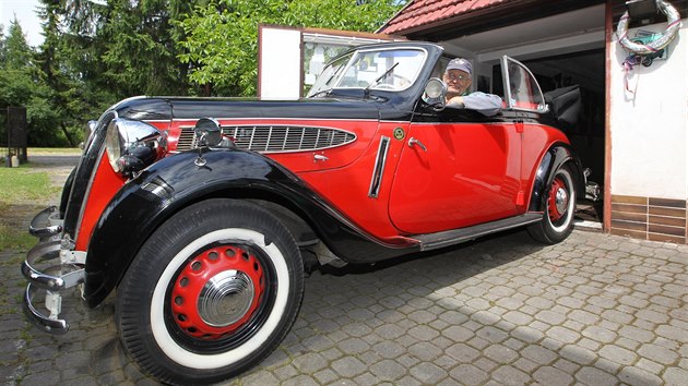 Veterán, ve kterém se svezl i nejrychlejší sprinter planety Usain Bolt.