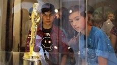Studenti Gymnázia Kaplice Tomáš Borsodi (vlevo) a František Dvořák si... Studenti Gymnázia Kaplice Tomáš Borsodi (vlevo) a František Dvořák si...