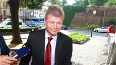 Olomoucký vrchní státní zástupce Ivo Ištvan přichází na jednání Bezpečnostní... Olomoucký vrchní státní zástupce Ivo Ištvan přichází na jednání Bezpečnostní...
