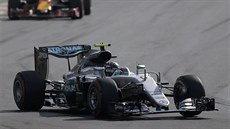 Nico Rosberg na trati bhem Velké ceny Evropy v Baku.