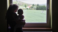 S dětmi pěstounce Lence pomáhá i vlastní dcera. S dětmi pěstounce Lence pomáhá i vlastní dcera.
