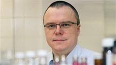 Olomoucký fyzikální chemik Michal Otyepka se věnuje 2D chemii, která zkoumá... Olomoucký fyzikální chemik Michal Otyepka se věnuje 2D chemii, která zkoumá...