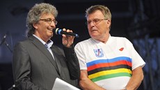 Jan Pospíšil (vpravo) na pelhřimovském večeru rekordů Jan Pospíšil (vpravo) na pelhřimovském večeru rekordů