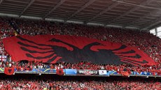 CHOREO. Albántí fanouci se v zápase proti výcarsku neztratili.