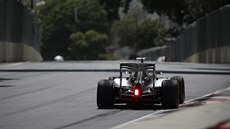 Lewis Hamilton v tréninku na Velkou cenu Evropy Lewis Hamilton v tréninku na Velkou cenu Evropy