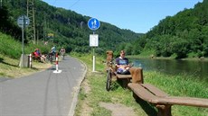 Mezinárodní cyklostezka podél Labe. Mezinárodní cyklostezka podél Labe.