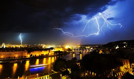 Bouka nad Prahou (25. ervna 2016).