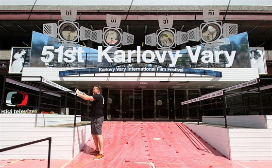 Pípravy na 51. roník mezinárodního filmového festivalu Karlovy Vary.