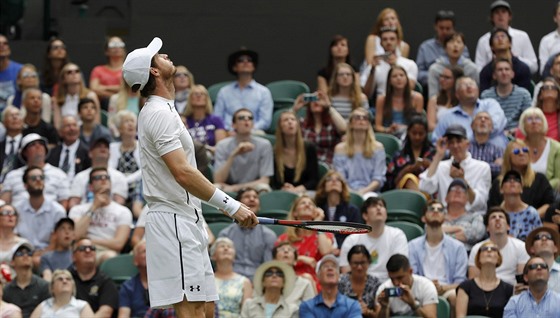 Britsk tenista Andy Murray hraje 1. kolo domcho Wimbledonu.
