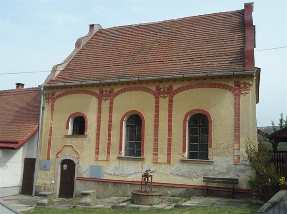 Stezka zaíná u nkdejí synagogy.