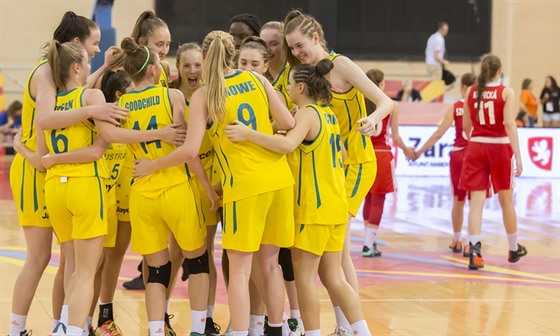 Australské basketbalistky se radují z postupu do semifinále mistrovství svta...