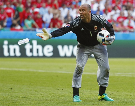 MU V TEPLÁCÍCH. Maarský gólman Gabor Király pi zápase proti Portugalsku.