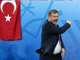 HEJ, MUSÍTE HRÁT JINAK! Emotivní kou Pavel Vrba v utkání s Tureckem