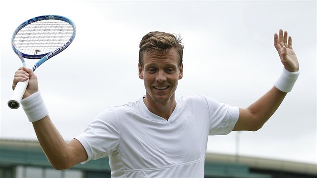 esk tenista Tom Berdych slav postup do 2. kola Wimbledonu.