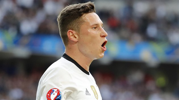 Nmeck zlonk Julian Draxler slav branku do st Slovenska.