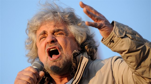 Komik Beppe Grillo a ldr hnut, za kter Raggiov kandidovala