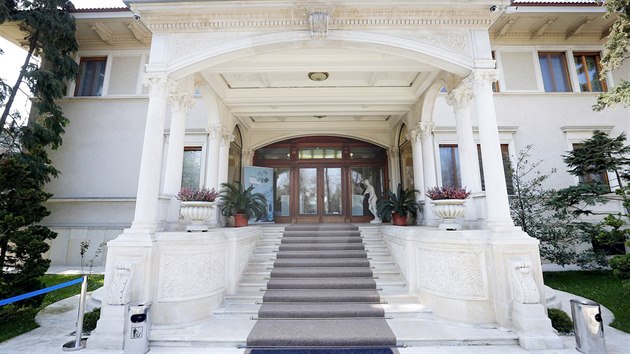 Bukuresk palc Palatul Primaverii slouil jako sdlo bvalho rumunskho dikttora Nicolae Ceausesca.