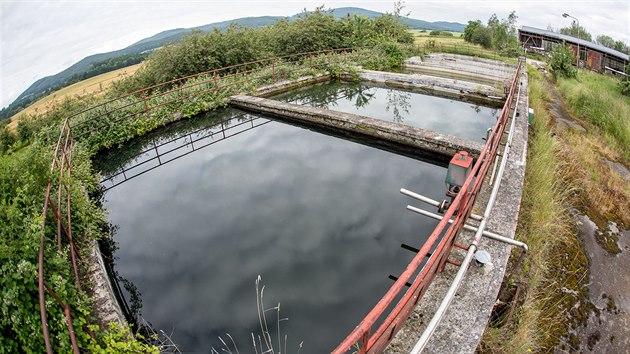 Skldka nebezpench toxickch odpad u Lhenic na Prachaticku.