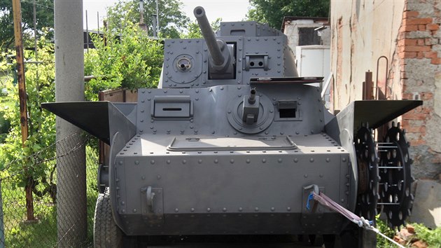 Snmek ze sthovn olomouck repliky tanku LT-38 od Ivana Dude. (erven 2016)