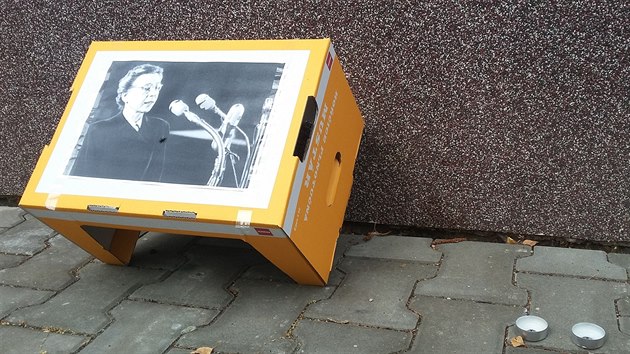 Kartonov krabice s fotkou Horkov.