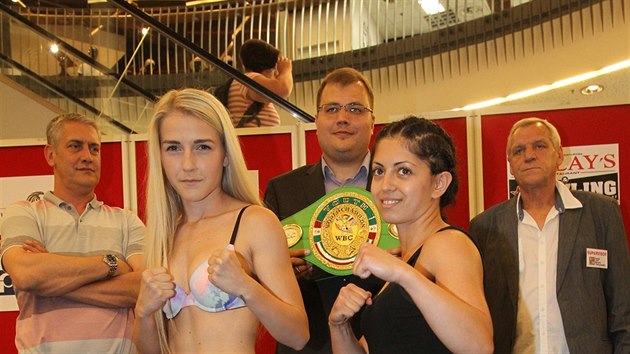 Boxerka Fabina Bytyqi ped soubojem v st nad Labem.