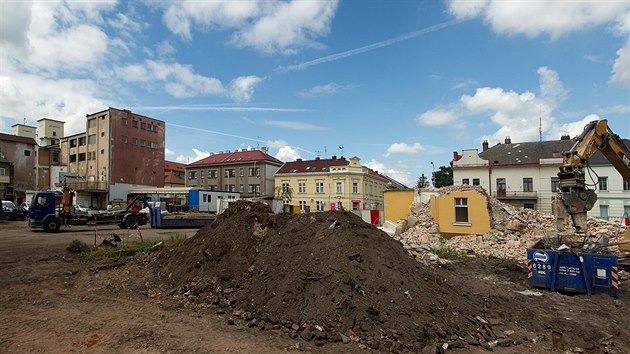 Na hradeck Pospilov td kon demolice inku, na jeho mst bude stt Penny Market (28.6.2016).