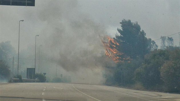 Siln por uzavel i dlnici A20 mezi Palermem a Messinou (21. ervna 2016).