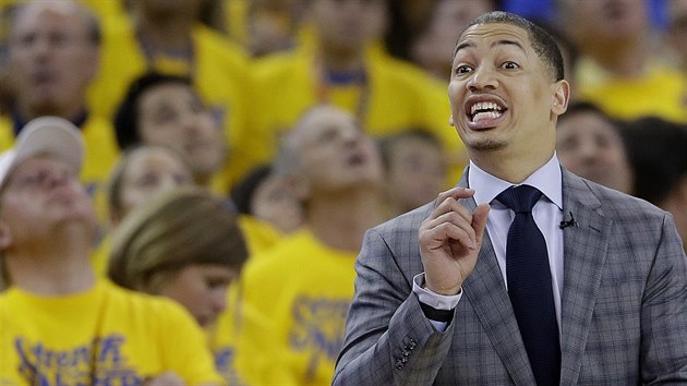 Tyronn Lue, trenr Clevelandu, v sedmm finle NBA