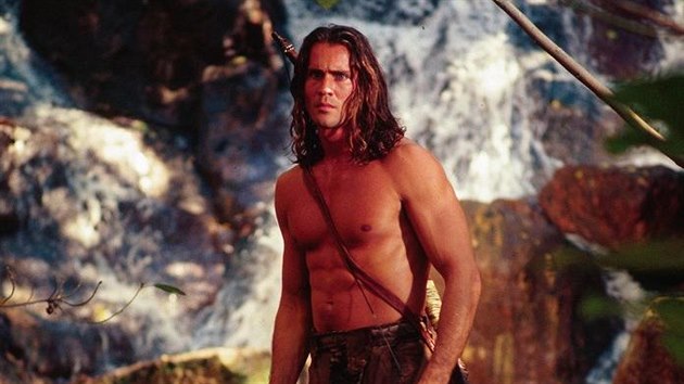 Joe Lara v serilu Tarzanova neuviteln dobrodrustv (1996)