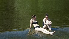 Teplotní rekordy padly na všech stanicích, kde se měří víc než sto let (24.... Teplotní rekordy padly na všech stanicích, kde se měří víc než sto let (24....