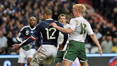 FOTBALOVÝ ZLOČIN. Thierry Henry před sedmi lety rukou pomohl Francii na MS 2010... FOTBALOVÝ ZLOČIN. Thierry Henry před sedmi lety rukou pomohl Francii na MS 2010...