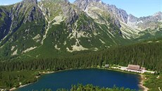 Vysokotatranská klasika. Pohled z úboí Ostervy na Popradské pleso