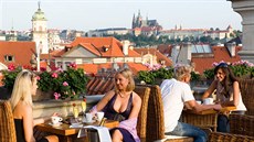 Výhled na Pražský hrad a Astronomickou věž Klementina z terasy U Prince na... Výhled na Pražský hrad a Astronomickou věž Klementina z terasy U Prince na...