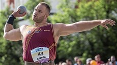 SOUSTŘEDĚNÍ. Nejlepší český koulař Tomáš Staněk při pár dní starém mistrovství... SOUSTŘEDĚNÍ. Nejlepší český koulař Tomáš Staněk při pár dní starém mistrovství...