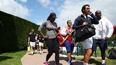 Serena Williamsová míí na trénink ped zaátkem Wimbledonu.