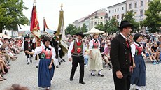 V jihlavském havířském průvodu se letos poprvé sešli Češi s Němci. V jihlavském havířském průvodu se letos poprvé sešli Češi s Němci.