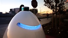 V noci uvidíte robota Knightscope K5 z dálky V noci uvidíte robota Knightscope K5 z dálky