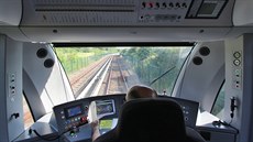 Klimatizovaná kabina strojvedoucího připomíná kabinu vysokorychlostních vlaků. Klimatizovaná kabina strojvedoucího připomíná kabinu vysokorychlostních vlaků.