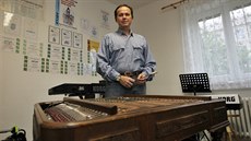 Petr Kolár je cimbalistou muziky Tolar. Ta za svou kariéru vystupovala s celou... Petr Kolár je cimbalistou muziky Tolar. Ta za svou kariéru vystupovala s celou...