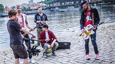 Z natáčení klipu Vědomí kapely Ukradený ovoce Z natáčení klipu Vědomí kapely Ukradený ovoce