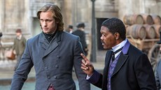 Alexander Skarsgard a Samuel L. Jackson ve filmu Legenda o Tarzanovi (2016)