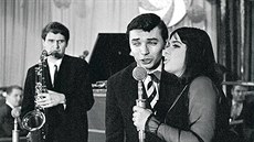Yvonne Penosilová a Karel Gott pi vystoupení na Plese mládee (1965)