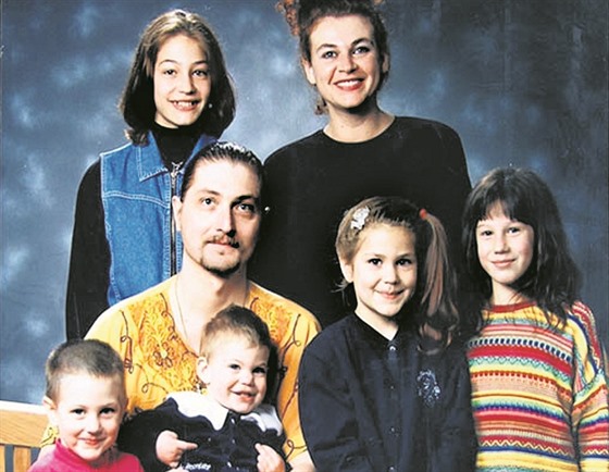 Jan Dvorský a jeho dti na rodinné fotografii z roku 2003.