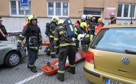 Z domu s peovatelskou slubou na brnnské ulici ikova poblí Koneného...