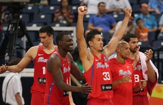 Portorití basketbalisté Angel Vassallo Colón, Guillermo Diaz, David Huertas i...