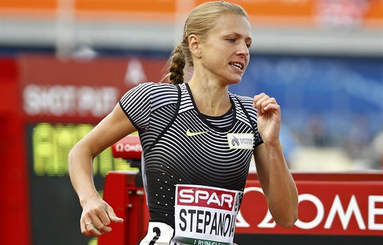 Julia Stpanovov v rozbhu na 800 metr