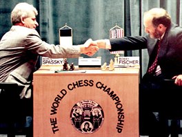 Bobby Fischer pi utkn s ruskm velmistrem Borisem Spasskym v roce 1992