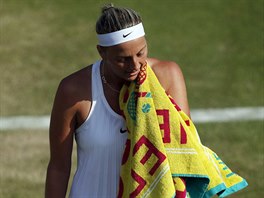 KONEC. Petra Kvitov ve Wimbledonu nestaila na Jekatrinu Makarovovou a...