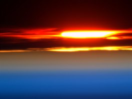 Východ slunce (foceno 800mm objektivem)