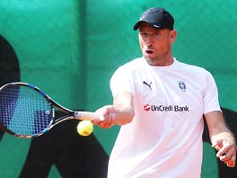 Bývalý reprezentaní útoník Jan Koller si na festivalu zahrál tenis, v pátek...